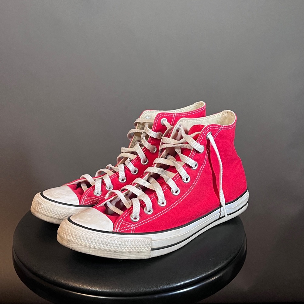 Red Converse High Tops Men’s 9